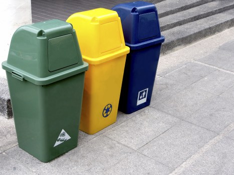 Waste collection service in Stockwell residential area